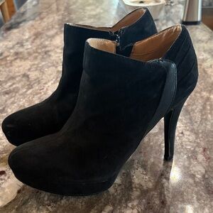 Elegant Report Black Ankle Boots